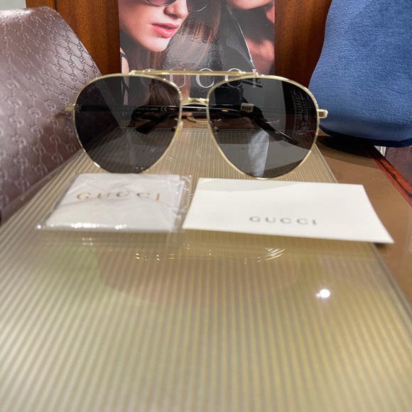 Brand New 100%Authentic Aviator Gucci sunglass0043
